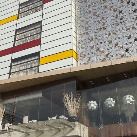 Hotel Celesta - Kalkata Exteriér fotografie